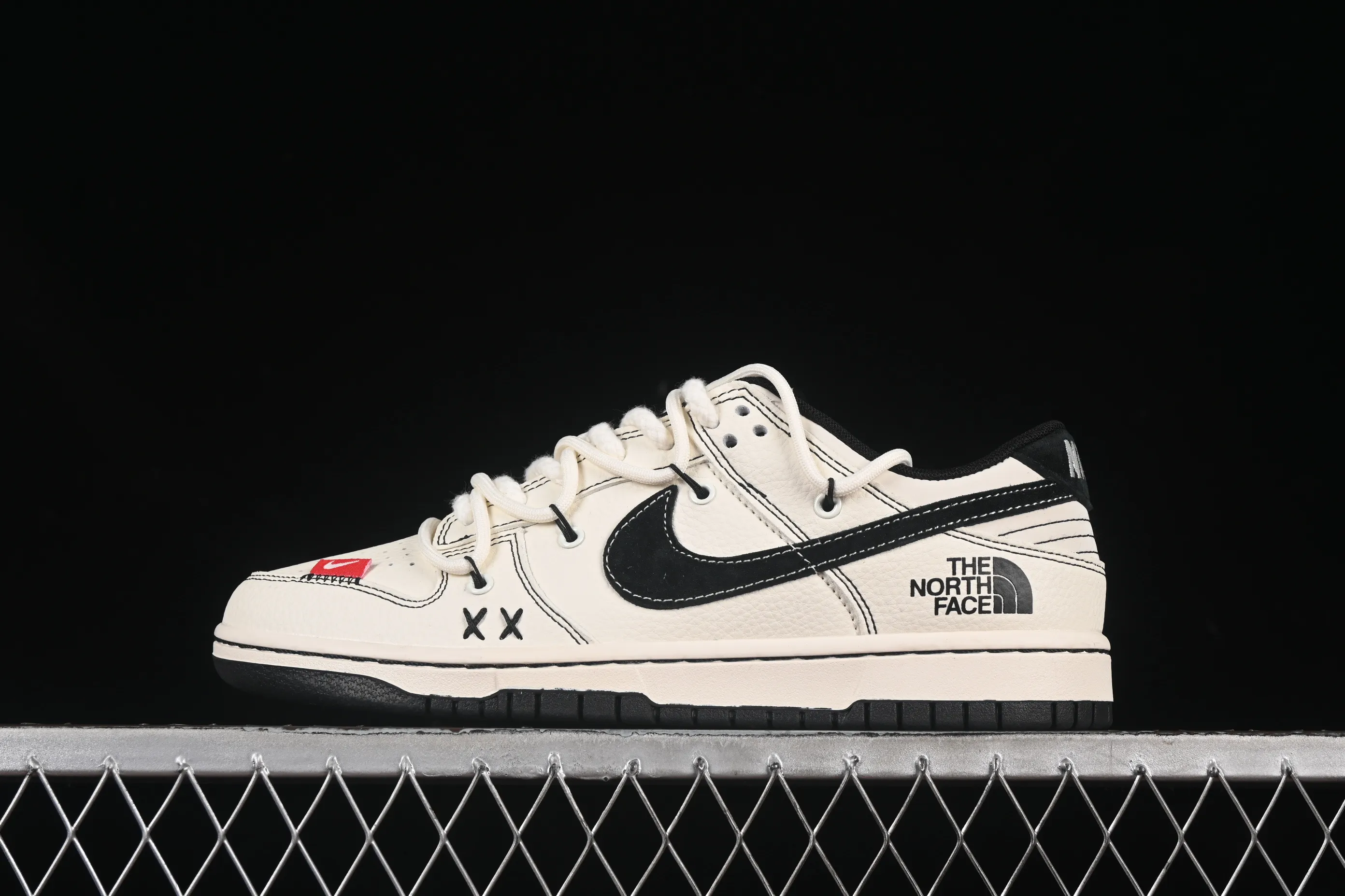 All Categories Nk SB Dunk Series Nk SB Dunk Low High-end Customized Low-top Shoes Nike SB Dunk Low North Series Strap Off-White Black Hook Anniversary High-end Customized Low-top Casual Shoes YX5066-286